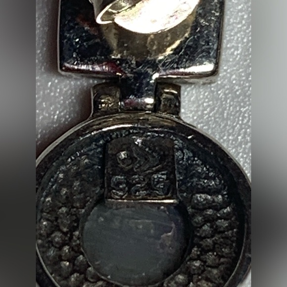 Silpada VERY RARE Petite Sterling Greek Key & Mother of Pearl Post Earrings - Picture 11 of 16